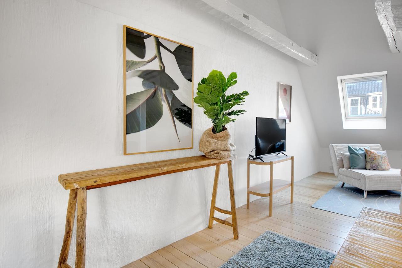 Sanders Main - Endearing Two-Bedroom Duplex Apartment With A Balcony Next To Magical Nyhavn Kopenhagen Bagian luar foto
